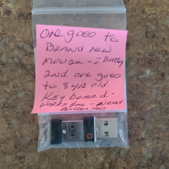 Logitech MK520 Wireless Keyboard And Mouse Combo With Manual - Picture 5 of 12